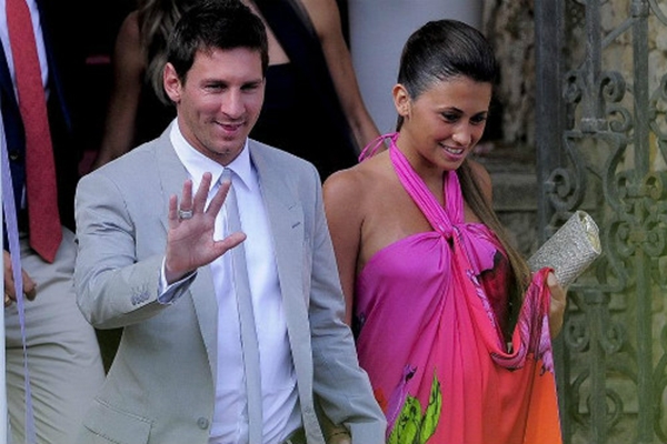Antonella Rocuzzo tiếp tục "nịnh nọt" Messi trên mạng 1