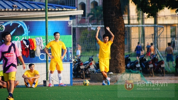 Xem Tuấn Hưng và Duy Khoa tung hoành trên sân bóng phủi 8