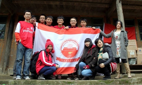 Mỹ nhân Hoa ngữ cùng fan Arsenal chung tay làm từ thiện 8