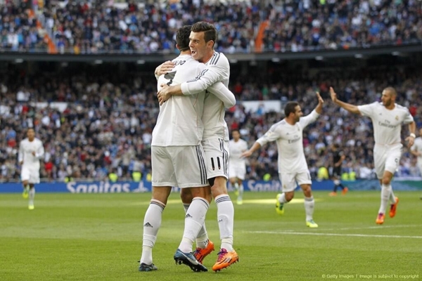 Lộ clip Ronaldo bị "người yêu" Gareth Bale ngó lơ sau trận đấu 3
