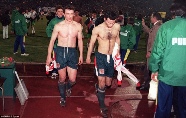 Ryan Giggs tròn 40 tuổi: Huyền thoại bất diệt của sân Old Trafford 15