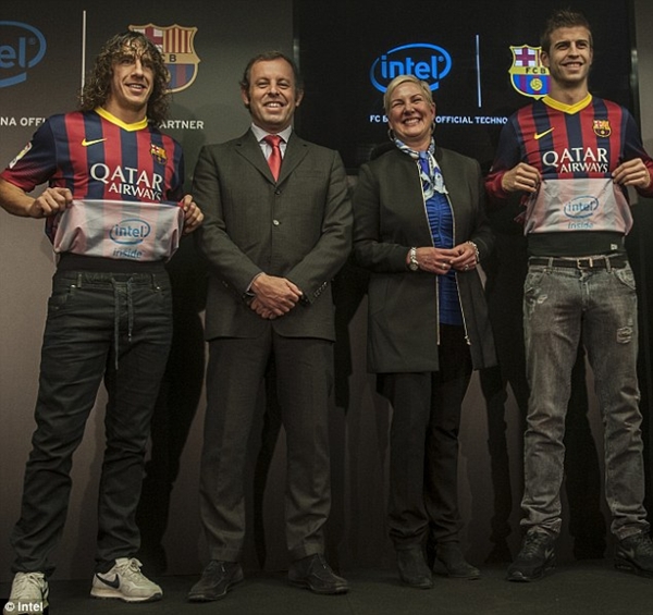 Barca khoe nhà tài trợ mới với logo ở vị trí cực "hiểm" 1