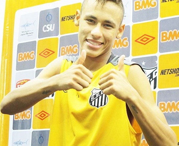 Neymar khoe h&igrave;nh xăm kim cương nh&acirc;n dịp Gi&aacute;ng sinh 3