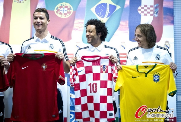 Ronaldo cùng dàn sao Real khoe áo đẹp tại World Cup 2014 3