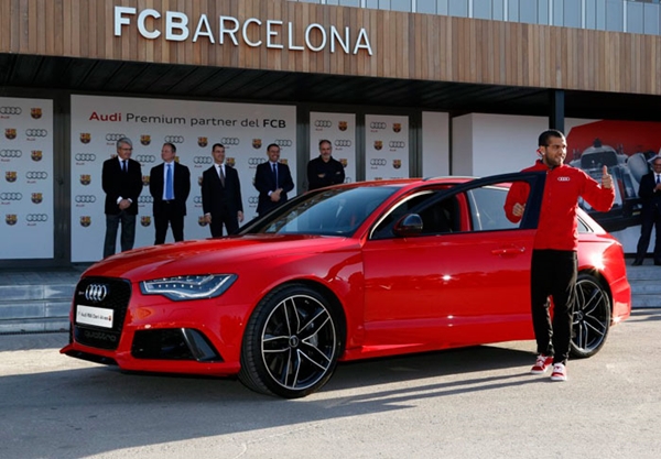 Neymar tươi rói cùng đồng đội nhận xe tiền tỷ từ Nhà tài trợ 8