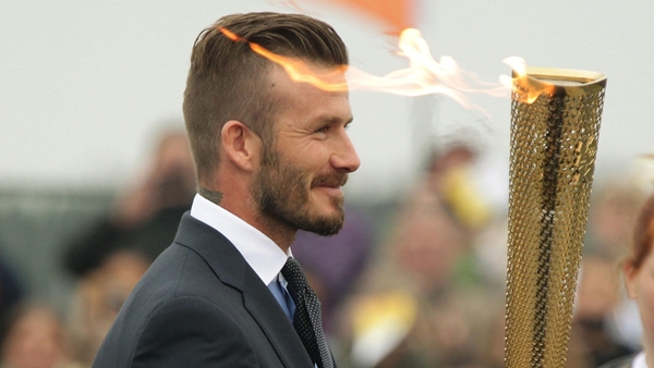 Beckham chưa thể trở thành... Hiệp sĩ 2