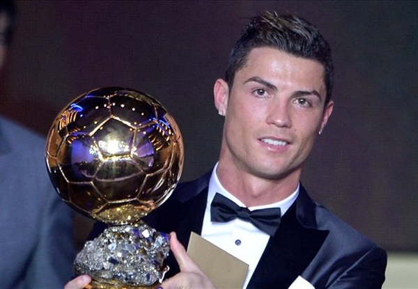 Ronaldo sẽ trưng bày Quả bóng Vàng 2013 tại bảo tàng cá nhân 1