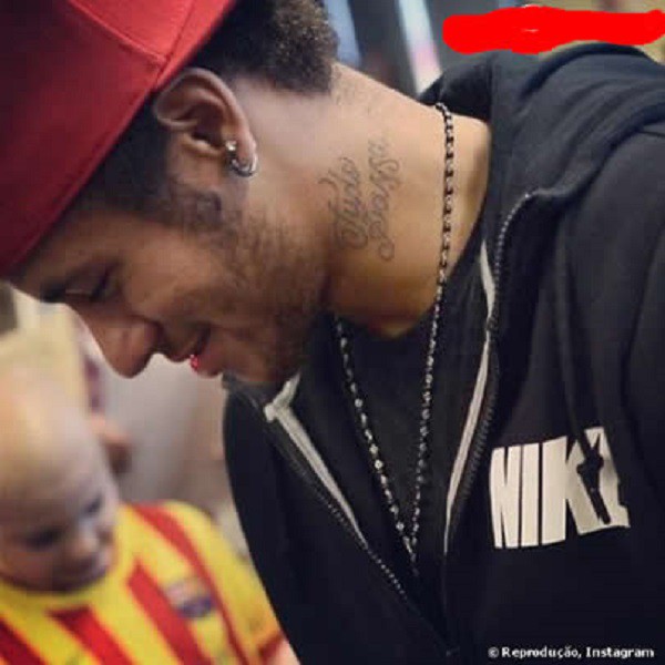Neymar tung ảnh khoe h&igrave;nh xăm nh&acirc;n dịp&hellip; chia tay bạn g&aacute;i 2