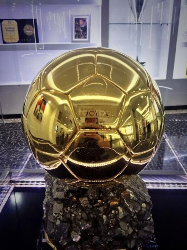 Ronaldo sẽ trưng bày Quả bóng Vàng 2013 tại bảo tàng cá nhân 4