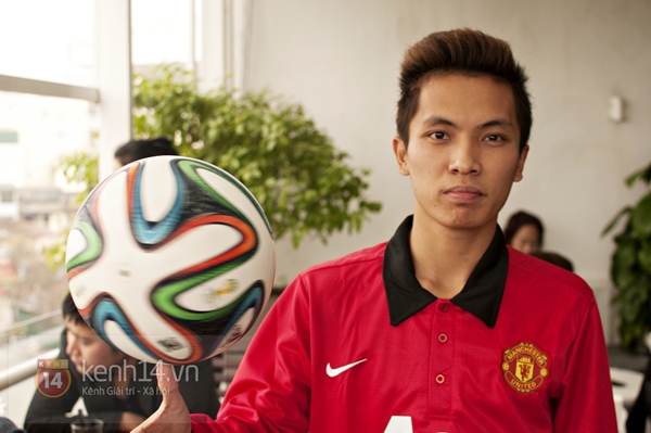 VĐV tâng bóng nghệ thuật số 1 Việt Nam ăn tối với sao Manchester United 4