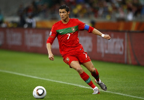 Hành trình 12 năm "lột xác" của Cristiano Ronaldo 10