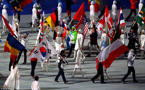 Olympic Sochi 2014 kết thúc bằng lễ bế mạc lung linh sắc màu 15