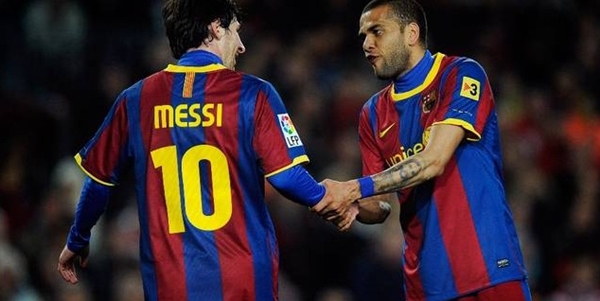 Messi và Dani Alves “dọa” khán giả bằng kĩ thuật siêu đẳng 2