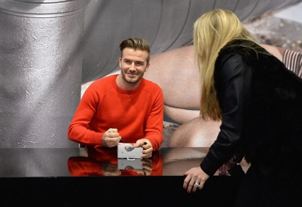 CĐV tại New York &ldquo;ph&aacute;t cuồng&rdquo; v&igrave; David Beckham  2