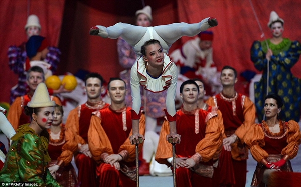 Olympic Sochi 2014 kết thúc bằng lễ bế mạc lung linh sắc màu 8