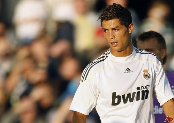 Hành trình 12 năm "lột xác" của Cristiano Ronaldo 8