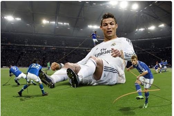 Cả tá cầu thủ không "vật" được người khổng lồ Ronaldo 1