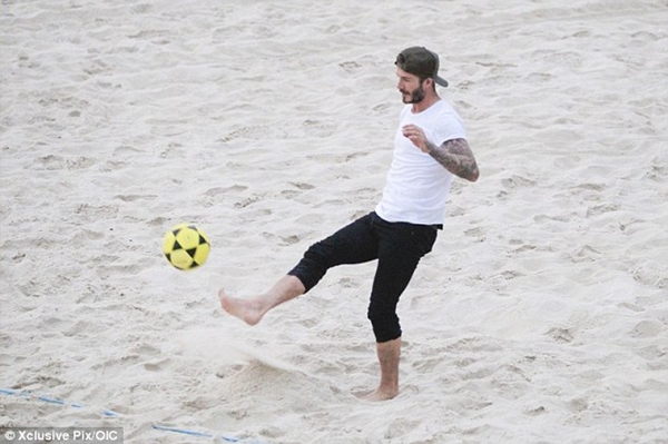Beckham chân đất đá bóng tại Brazil 5