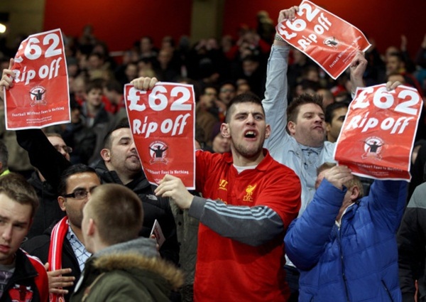 Giá vé xem bóng đá ở Anh tăng mạnh kể từ năm 2011 1