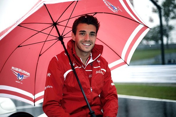 Hé lộ đoạn video vụ tai nạn kinh hoàng của tay đua F1 Jules Bianchi 4