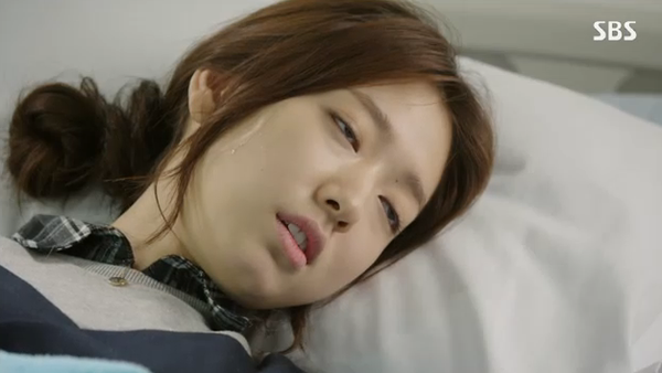 "Pinocchio": In Ha (Park Shin Hye) bệnh nặng đến ngất xỉu 4