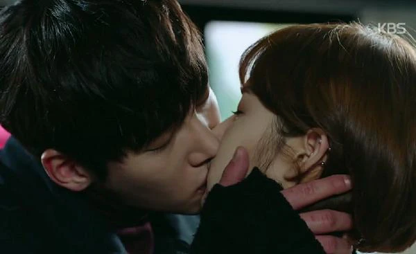 “Healer”: Ji Chang Wook hôn tạm biệt trước mặt cha người yêu 4