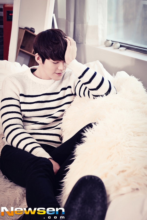 Kim Woo Bin nhiệt tình ủng hộ "Pinocchio" của Lee Jong Suk 2