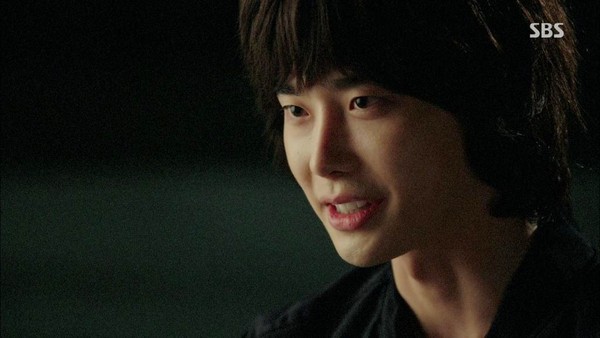 10 khoảnh khắc "đầy phong độ" của Lee Jong Suk trong "Pinocchio" 2