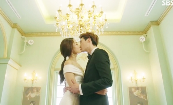 "Pinocchio" tập cuối: Chú rể Ha Myung trao cô dâu In Ha nụ hôn lãng mạn 1