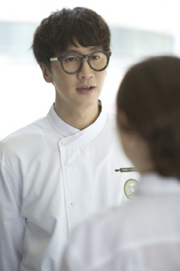 "Hươu cao cổ" Kwang Soo cầu cứu "Trung t&acirc;m hẹn h&ograve;" 1