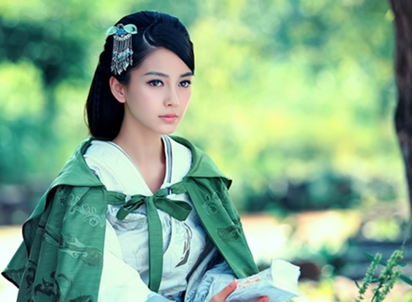 Kh&aacute;n giả Trung Quốc đi&ecirc;n đảo v&igrave; Angela Baby qu&aacute; xinh 2