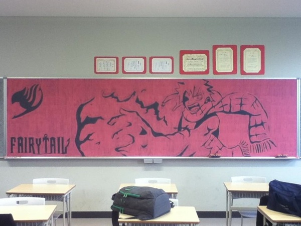 Vẽ Naruto, One Piece... cực đỉnh trên bảng đen lớp học 11