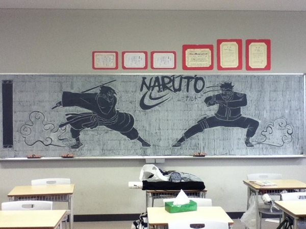 Vẽ Naruto, One Piece... cực đỉnh trên bảng đen lớp học 12