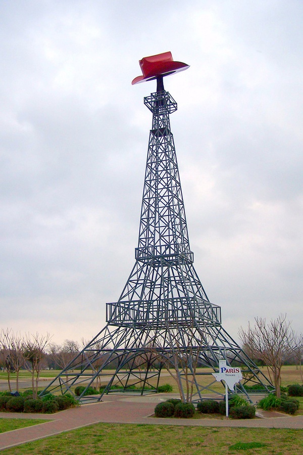 Những bản sao kỳ lạ của tháp Eiffel và tượng Nữ thần tự do 28