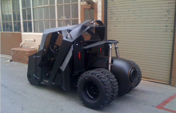 Xe đánh golf theo phong cách Batmobile có giá 400 triệu đồng 2