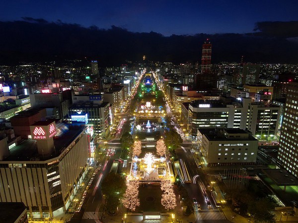 Tham quan những địa điểm trang trí về đêm đẹp nhất mùa Giáng Sinh tại Nhật  3