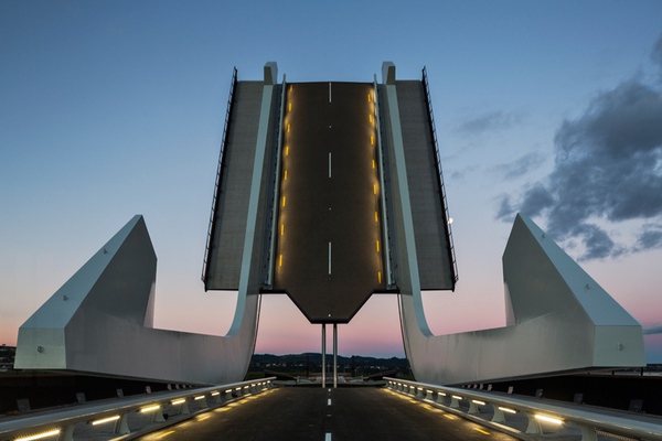 Tổng hợp 10 cây cầu có kiến trúc đẹp nhất trong năm 2013 30