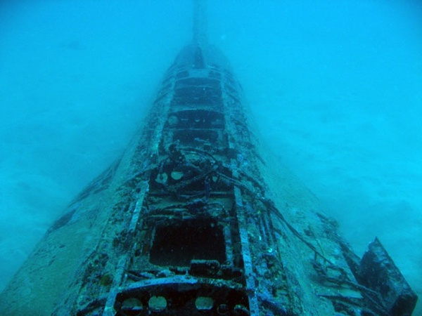 Những ngôi mộ "phi cơ đắm" tuyệt đẹp dưới lòng biển 36
