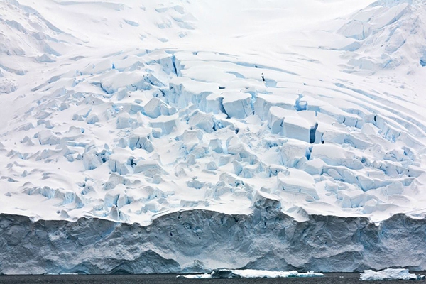Những bức hình ấn tượng về dòng sông băng giá đang tan chảy 5
