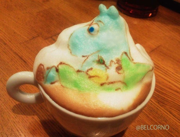 Những bức tranh 3D hoàn hảo được vẽ trên ly cà phê 7