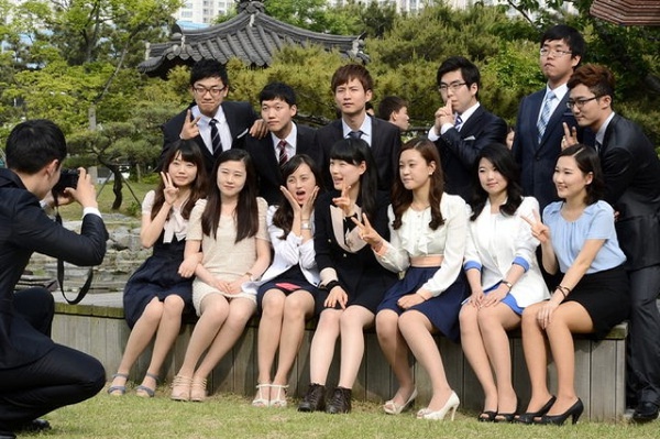Chết cười với những bức ảnh kỷ yếu hài hước của học sinh Hàn Quốc 3