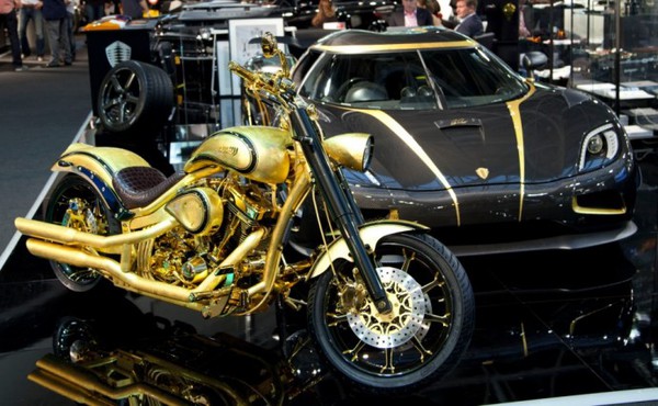 Ngắm nhìn chiếc xe mô tô đắt nhất thế giới được dát bằng vàng 24 carat 1