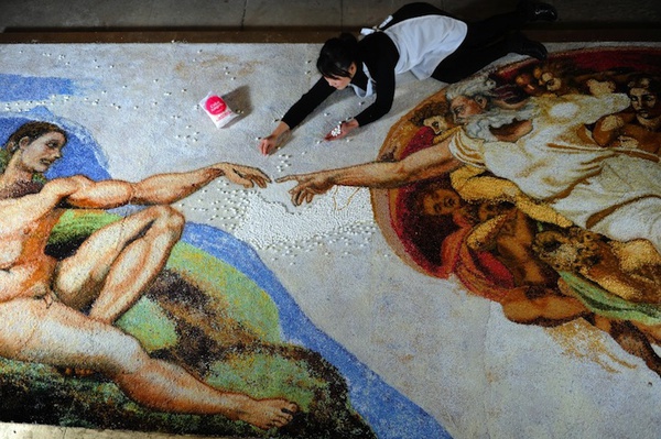 Tái hiện tuyệt phẩm hội họa của Michelangelo bằng nửa tỉ chiếc bánh rắc và kẹo dẻo 3