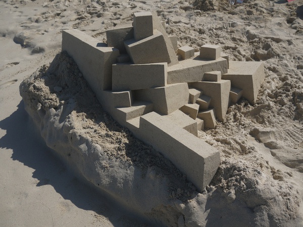Ngỡ ngàng với những mô hình lâu đài cát được xây dựng công phu như thật 4
