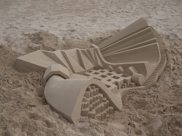 Ngỡ ngàng với những mô hình lâu đài cát được xây dựng công phu như thật 13