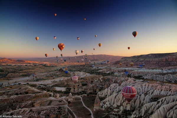 Mơ màng khung cảnh khinh khí cầu trên những ngọn núi tại Thổ Nhĩ Kỳ 8