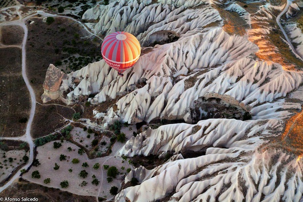 Mơ màng khung cảnh khinh khí cầu trên những ngọn núi tại Thổ Nhĩ Kỳ 9