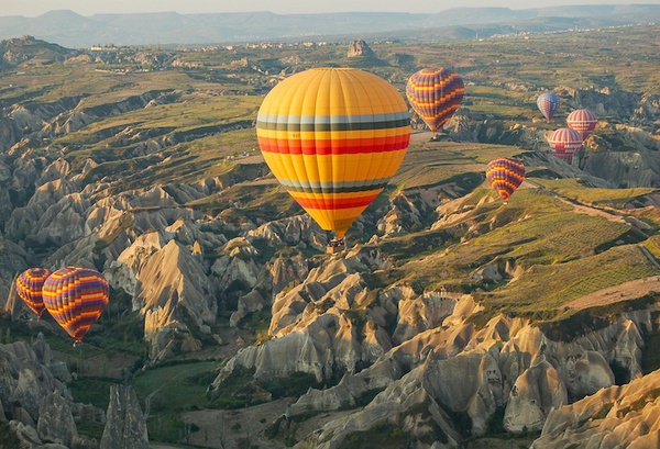 Mơ màng khung cảnh khinh khí cầu trên những ngọn núi tại Thổ Nhĩ Kỳ 13