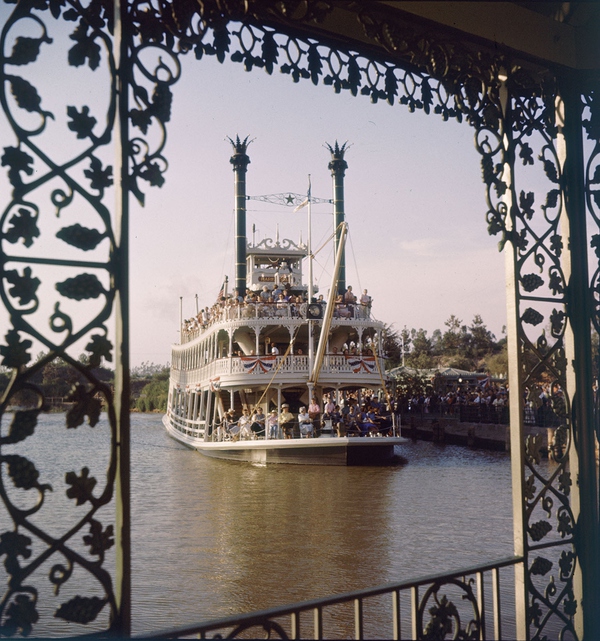 18 bức ảnh màu siêu "độc" về Disneyland vào năm 1955 11