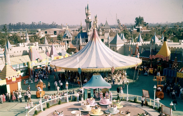 18 bức ảnh màu siêu "độc" về Disneyland vào năm 1955 9